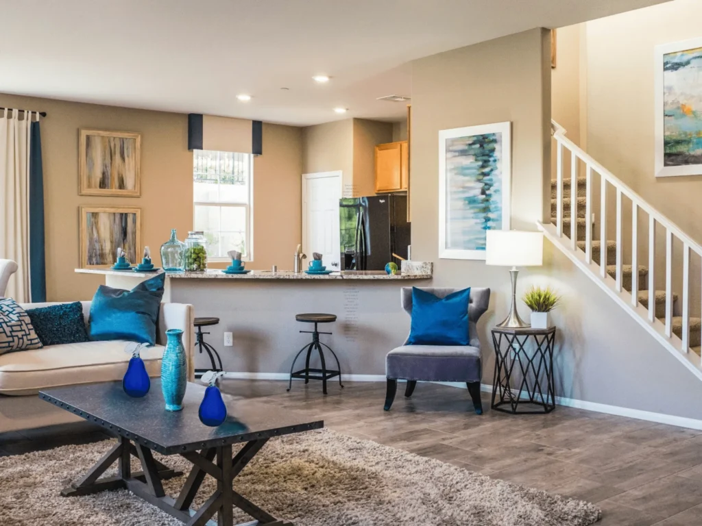 Vidrio azul: la elegancia que purifica y transforma tu agua 7 foto hogar con decoración de vidrio azul