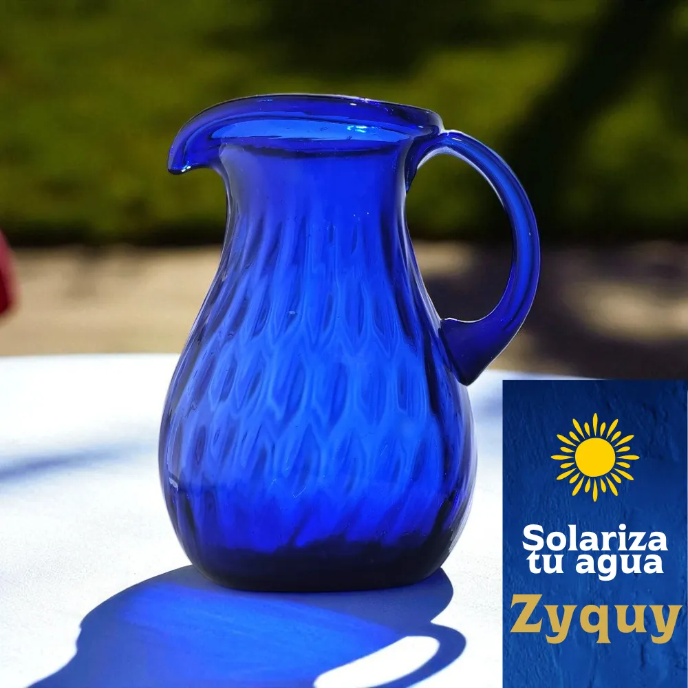 Jarra Zyquy azul cobalto de 1.5 litros para solarizar agua y servir bebidas