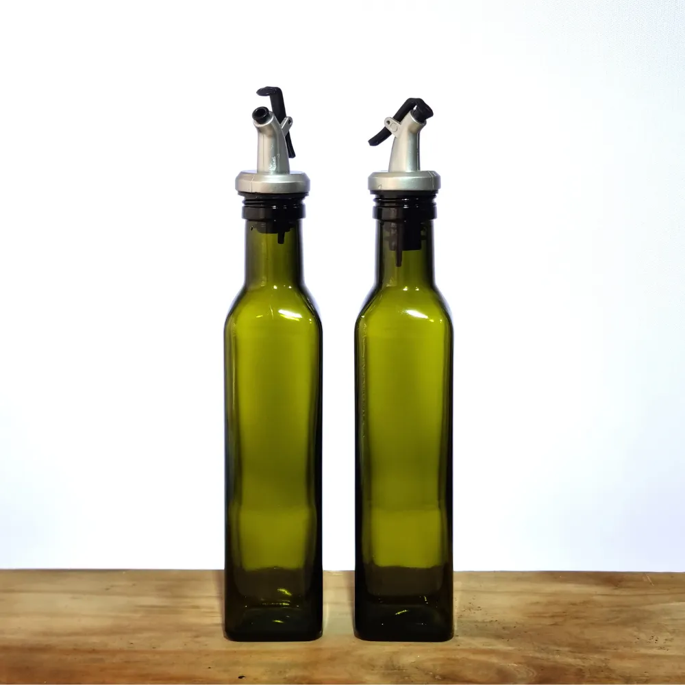 Set 2 Aceiteras de vidrio 250 ml cuadradas verdes | Dúo Gourmet 5 Set 2 Aceiteras de vidrio 250 ml cuadradas verdes | Dúo Gourmet - Imagen 5