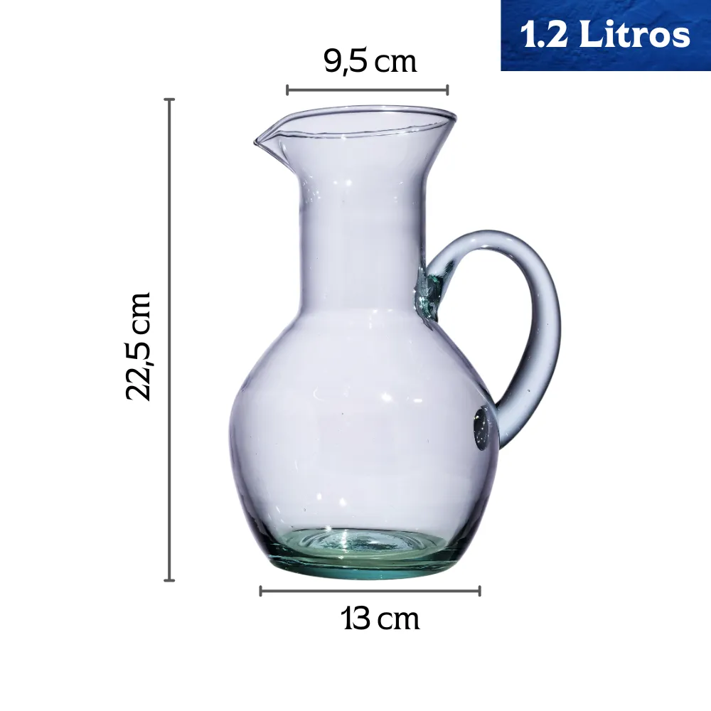 Jarra de vidrio transparente modelo Ánfora de 1.2 litros, mostrando sus dimensiones: 22.5 cm de alto y 13 cm de diámetro.