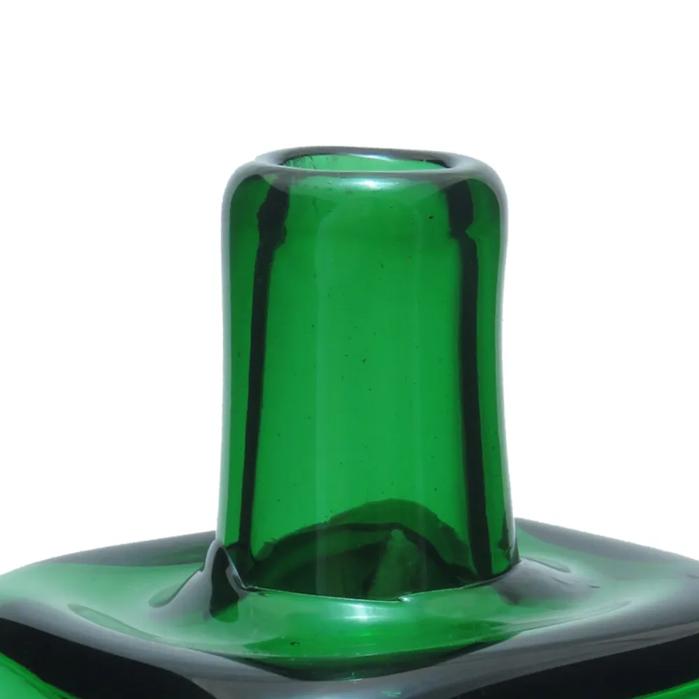 Licorera cuadrada Mexico 750 ml artesanal verde enfoque boca fondo blanco