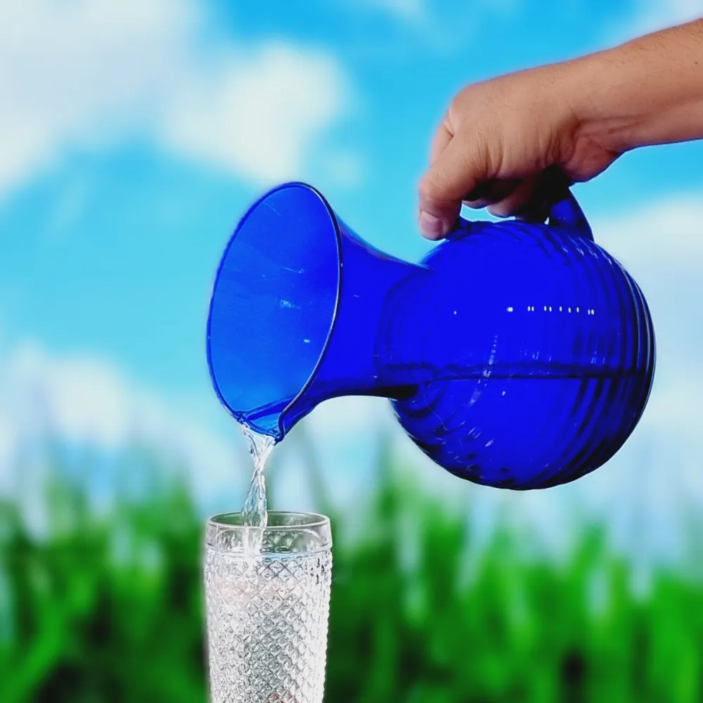 Jarra Espiral 1.75 litros en vidrio azul cobalto | Energiza tu Agua con Estilo Natural 5 Jarra Espiral 1.75 litros en vidrio azul cobalto | Energiza tu Agua con Estilo Natural - Imagen 5