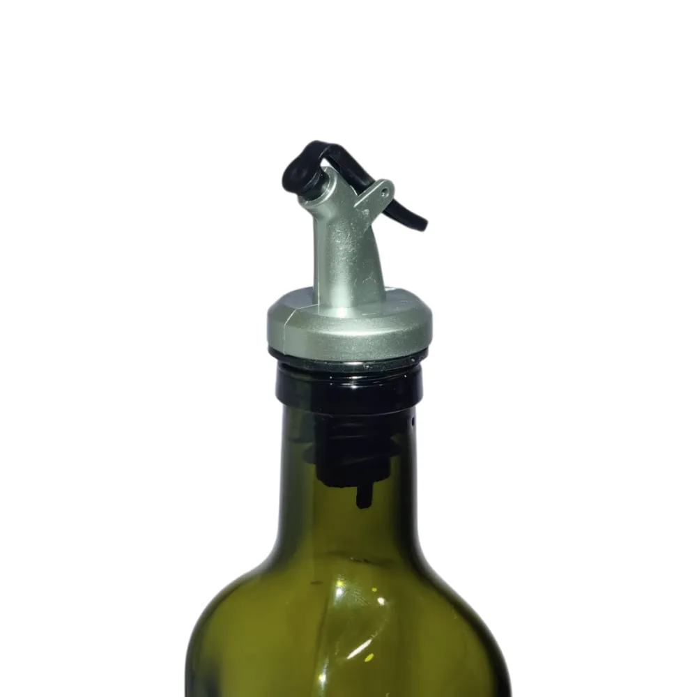 Aceitera de vidrio 500 ml cuadrada verde enfoque valvula