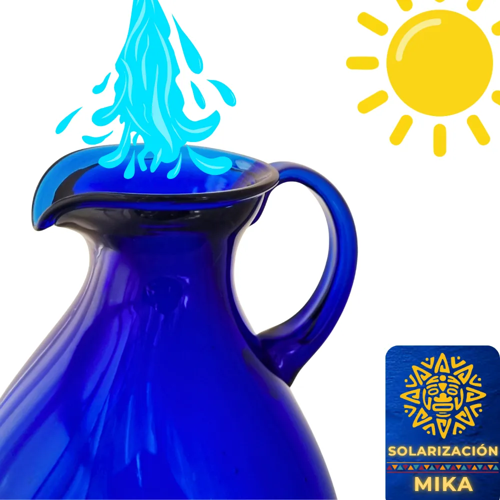 Jarra Mika 2 litros azul cobalto con tapa | La jarra triangular para solarizar 5 Jarra Mika 2 litros azul cobalto con tapa | La jarra triangular para solarizar - Imagen 5